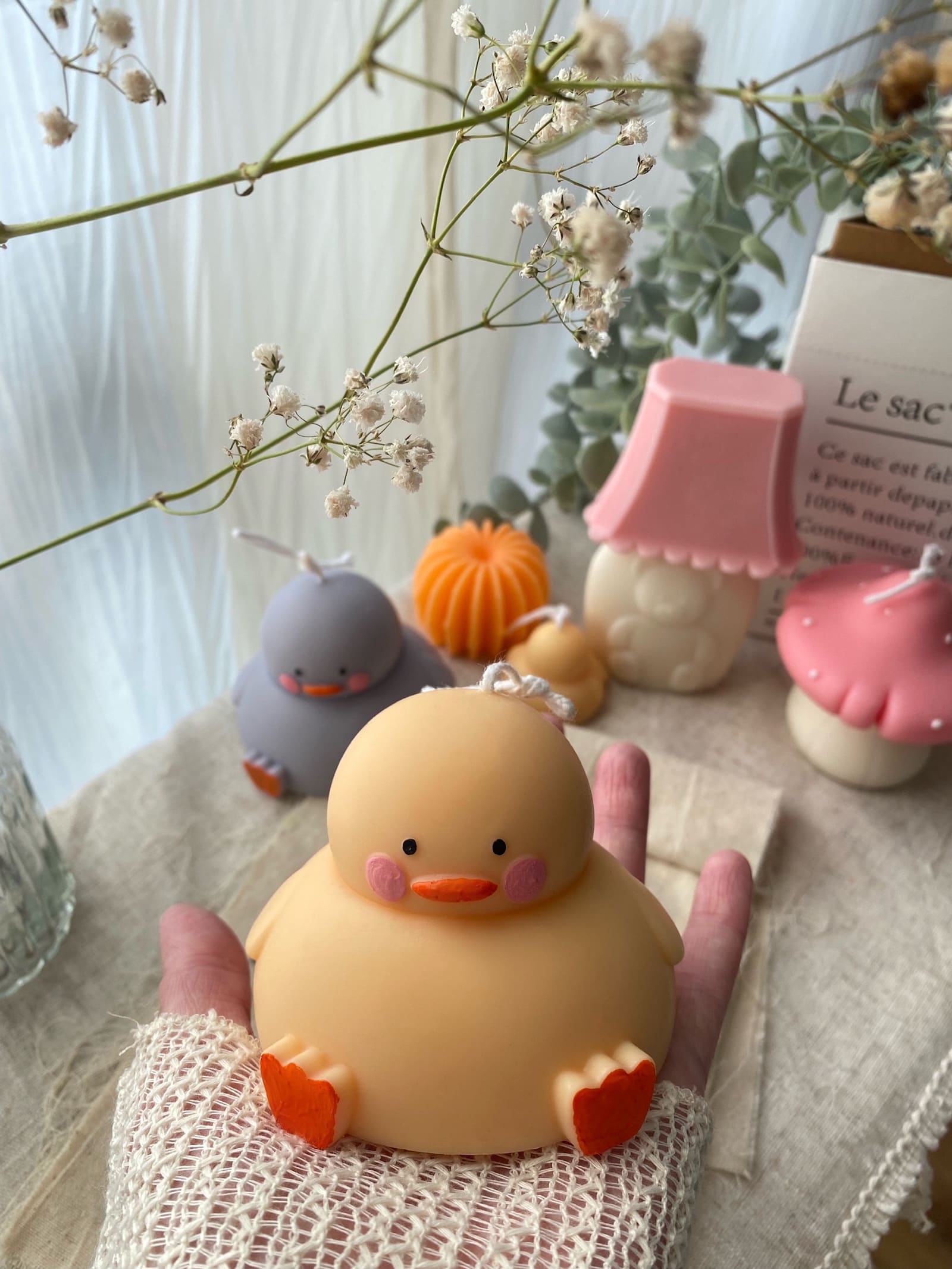 Set of 2 Chubby Ducky Candles - Image 4