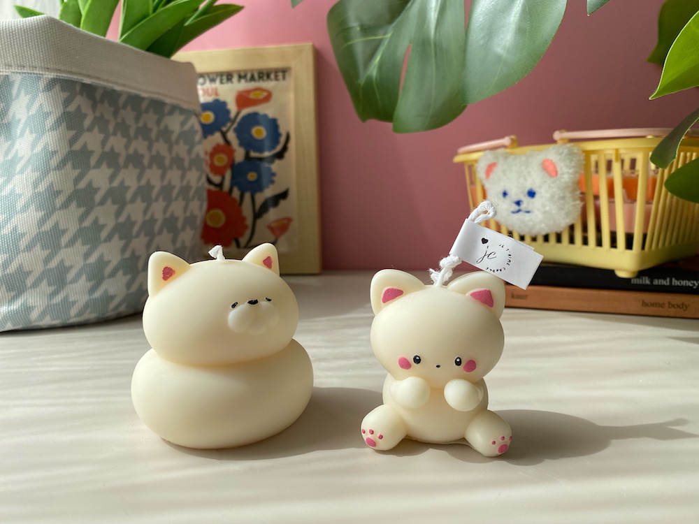 Chubby Sleepy Cat Candle - Image 3