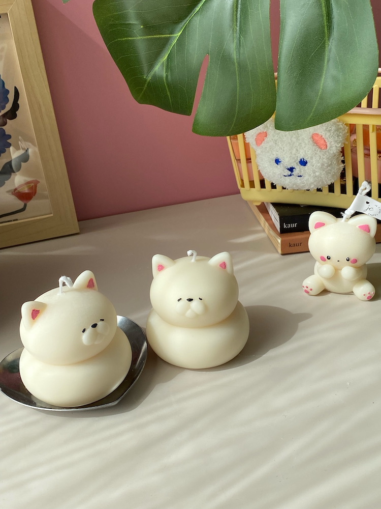Chubby Sleepy Cat Candle - Image 6