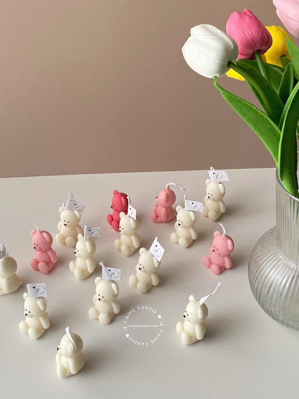 Mini Teddy Bear Candle, individually packed – a delightful gift for baby showers, gender reveals, and newborn celebrations. Perfect for adding charm and warmth to any baby-themed event!