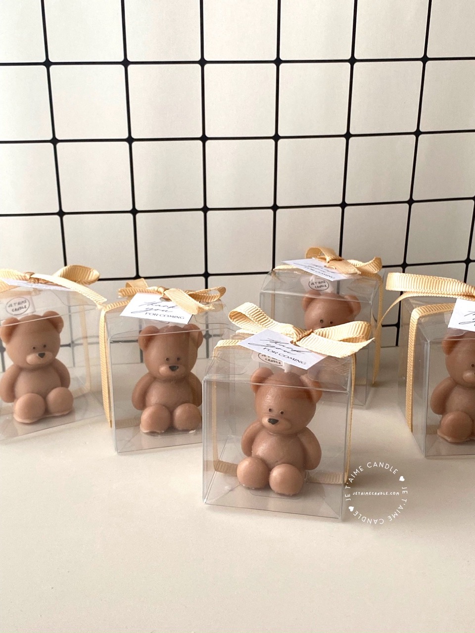 Mini Teddy Bear Candle in Gift Box with Personalized Label and Ribbon – a charming teddy bear-shaped candle, individually packaged with custom label and ribbon. Perfect for baby showers, gender reveals, and newborn celebrations, bringing warmth and a personal touch to any baby-themed event