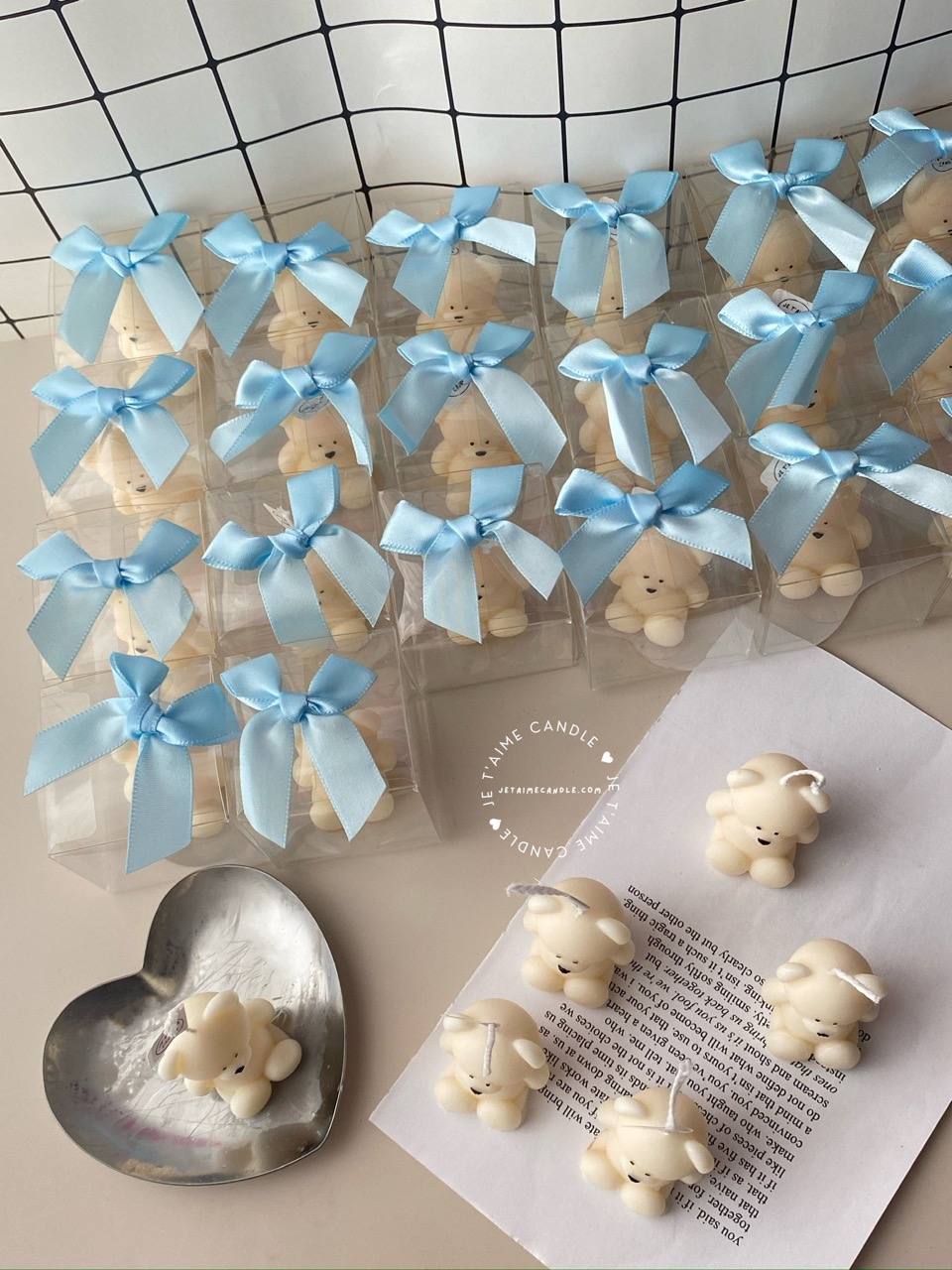 Mini Teddy Bear Candle in Gift Box with Personalized Label and Ribbon – a charming teddy bear-shaped candle, individually packaged with custom label and ribbon. Perfect for baby showers, gender reveals, and newborn celebrations, bringing warmth and a personal touch to any baby-themed event
