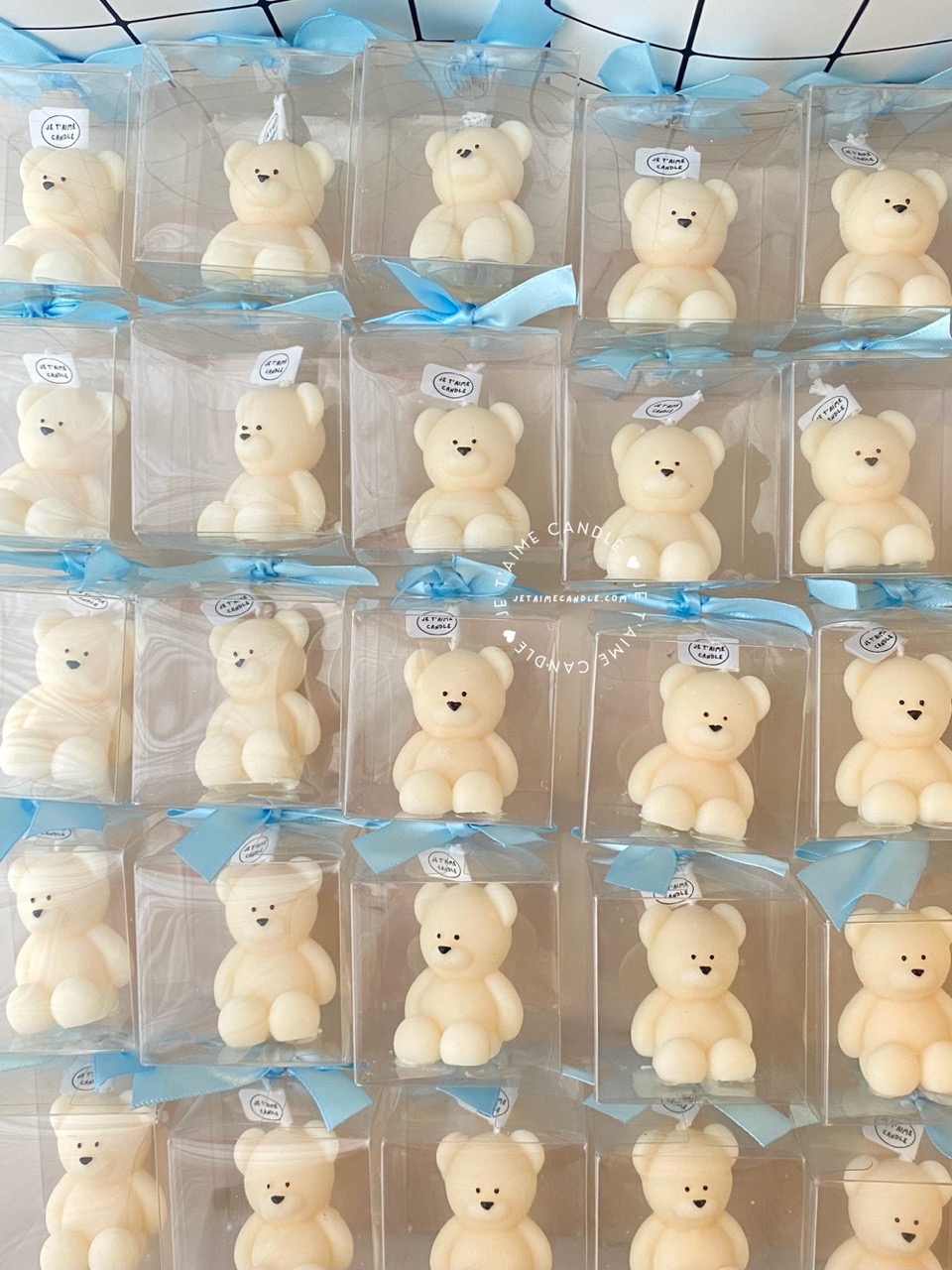 Mini Teddy Bear Candle in Gift Box with Personalized Label and Ribbon – a charming teddy bear-shaped candle, individually packaged with custom label and ribbon. Perfect for baby showers, gender reveals, and newborn celebrations, bringing warmth and a personal touch to any baby-themed event