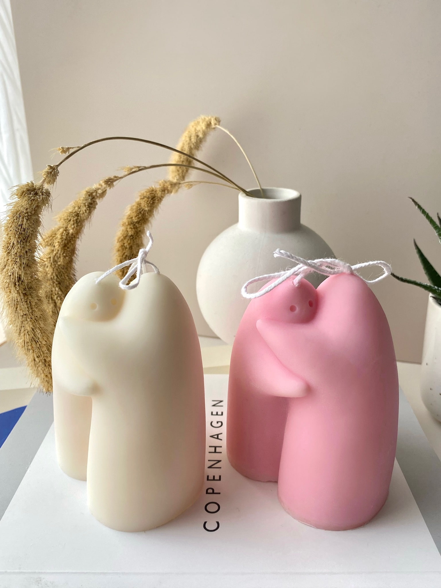Hugging Ghosts Candle - Image 2