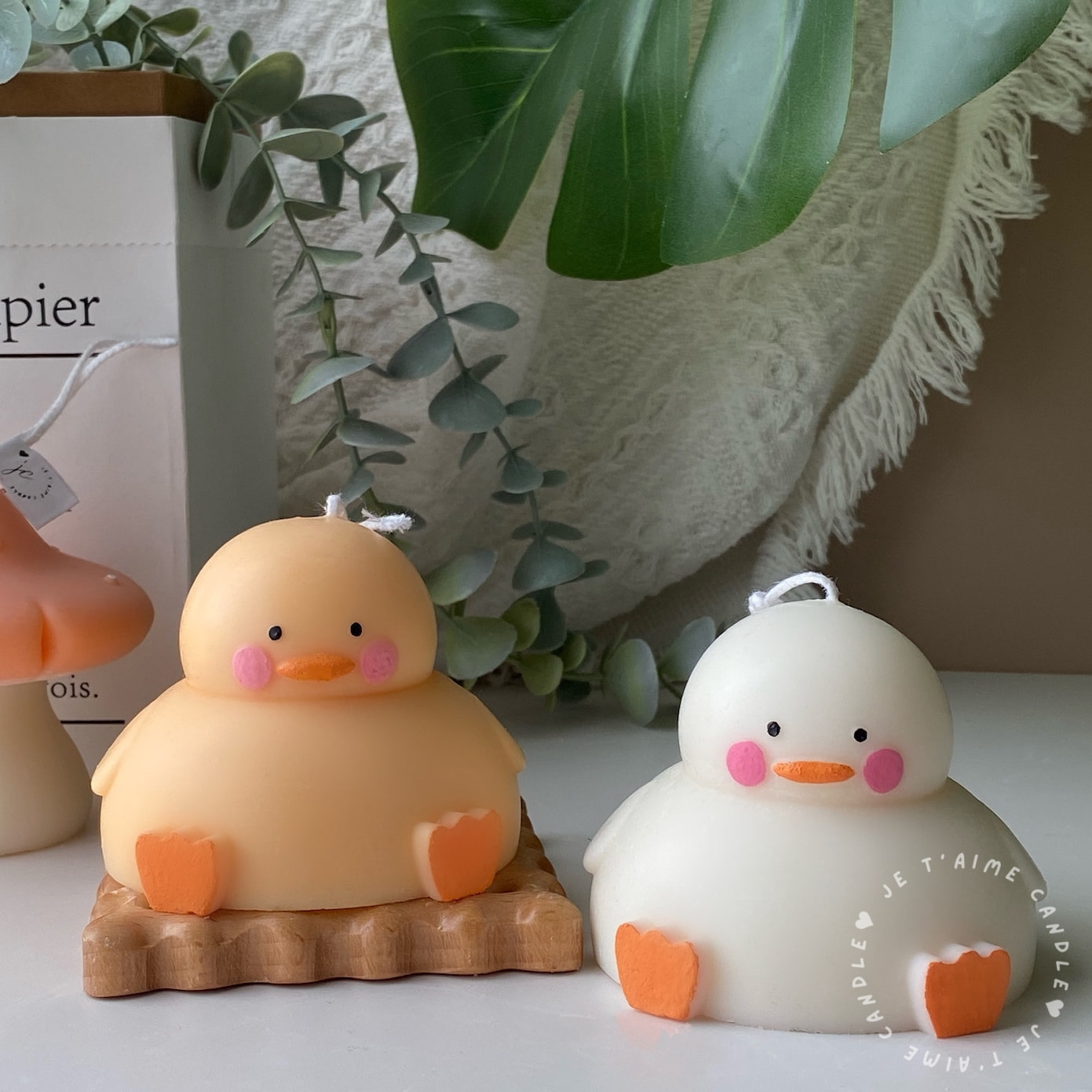 Chubby-Ducky-Candle