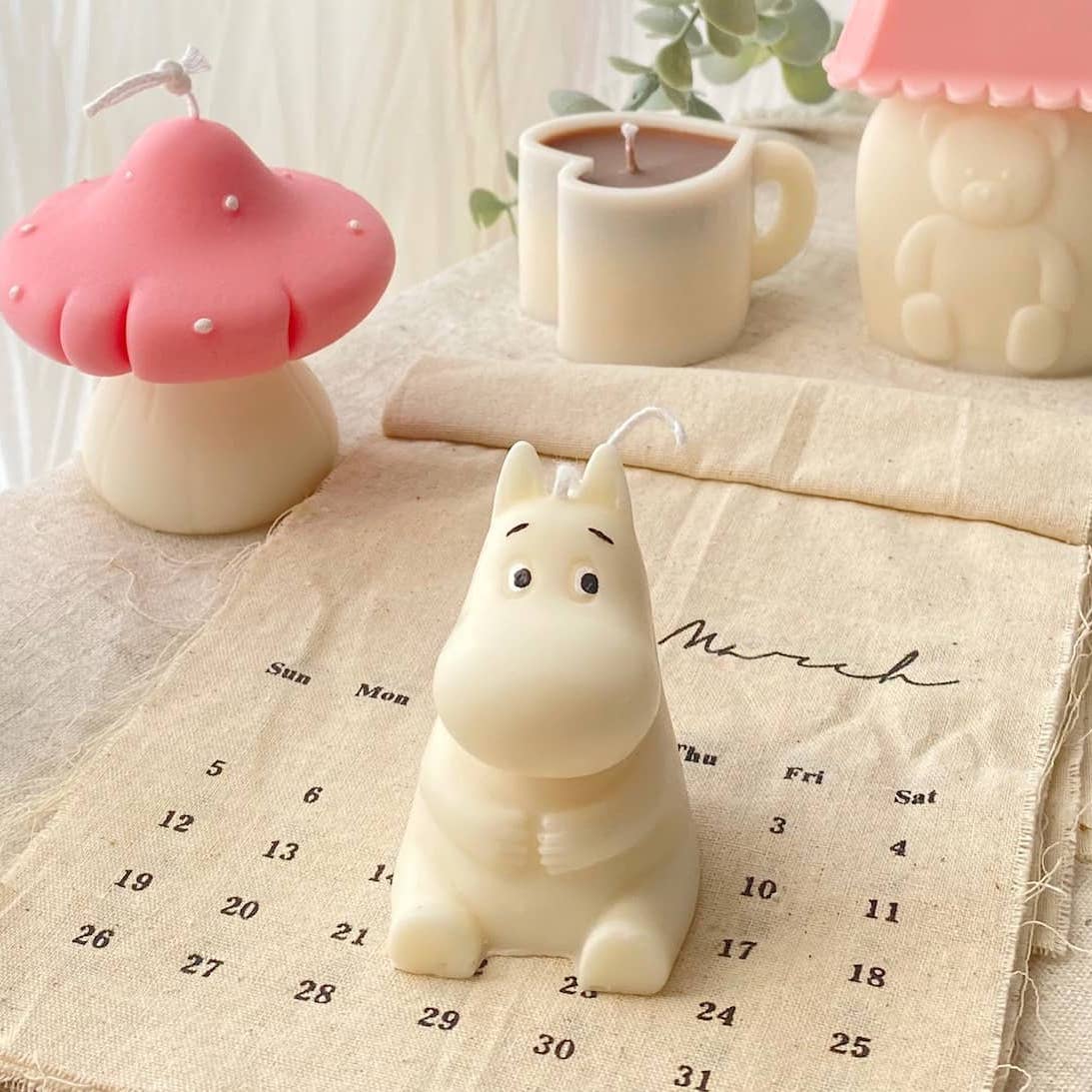 Hippo candle