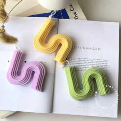 s-shaped-candle