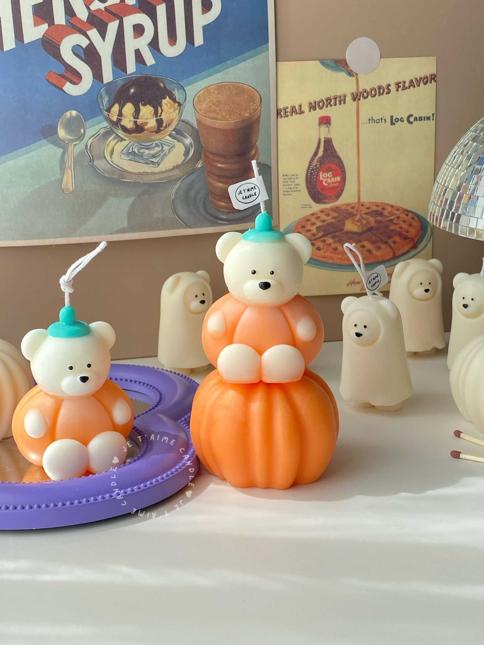 Handmade pumpkin cute bear candle – kawaii Halloween decoration and cozy autumn home accent.
