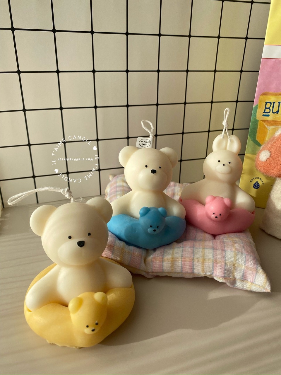 Swimming Bear Bunny Candle Christmas Gift Box - Image 7