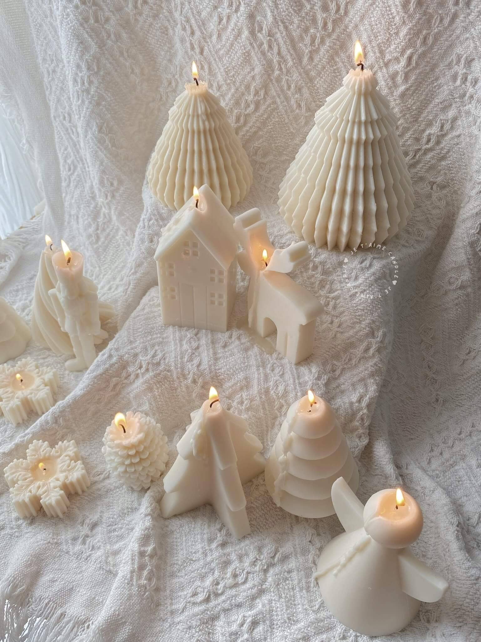 Unique Geometric Christmas Tree Candle - Image 19