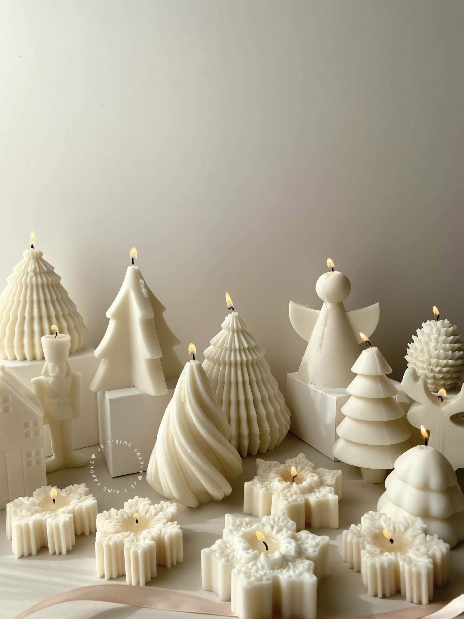 Nutcracker Christmas Candle - Image 12