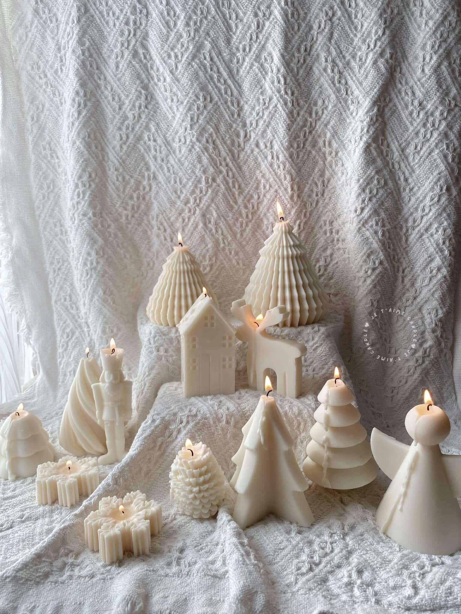 Pine Cone Candle - Image 12