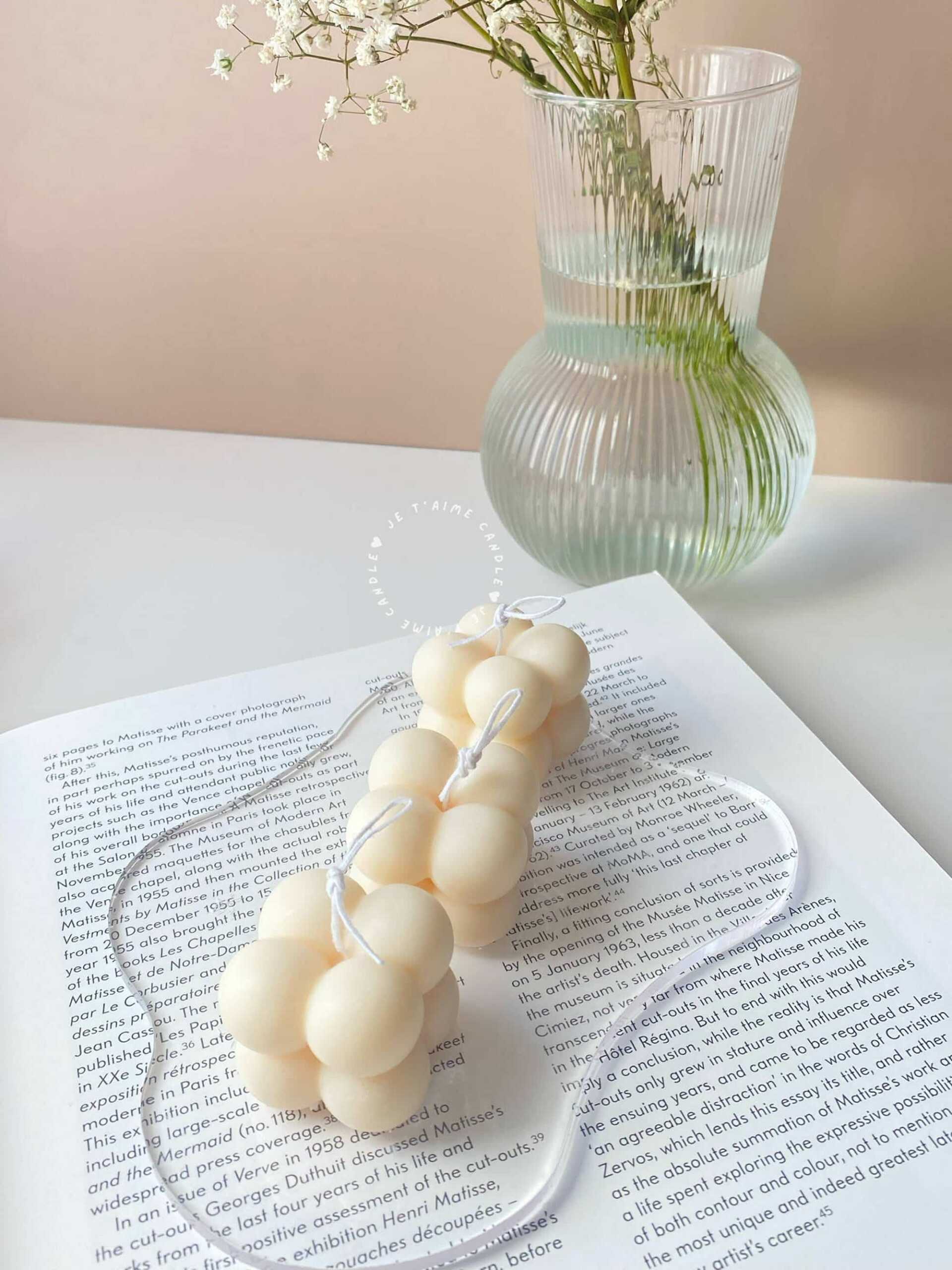 Mini bubble candle in clear box with ribbon bow - Image 2