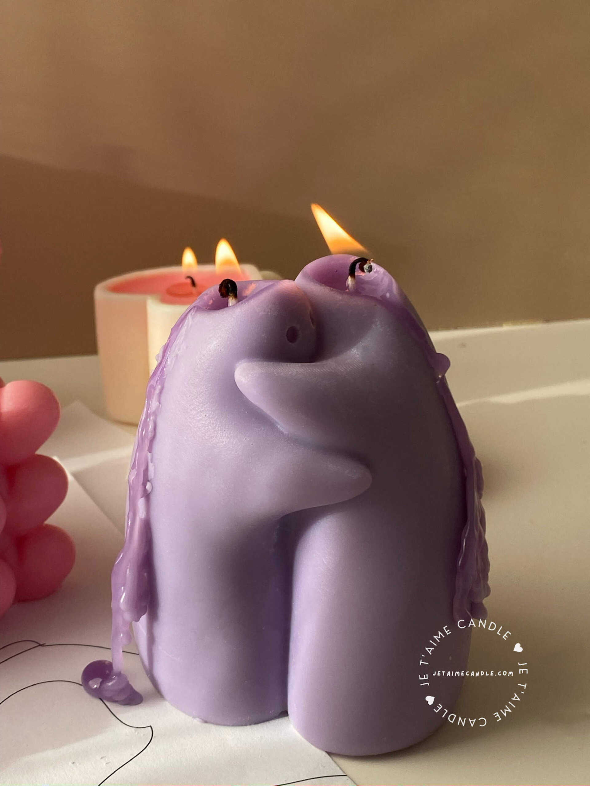 Hugging Ghosts Candle - Image 3