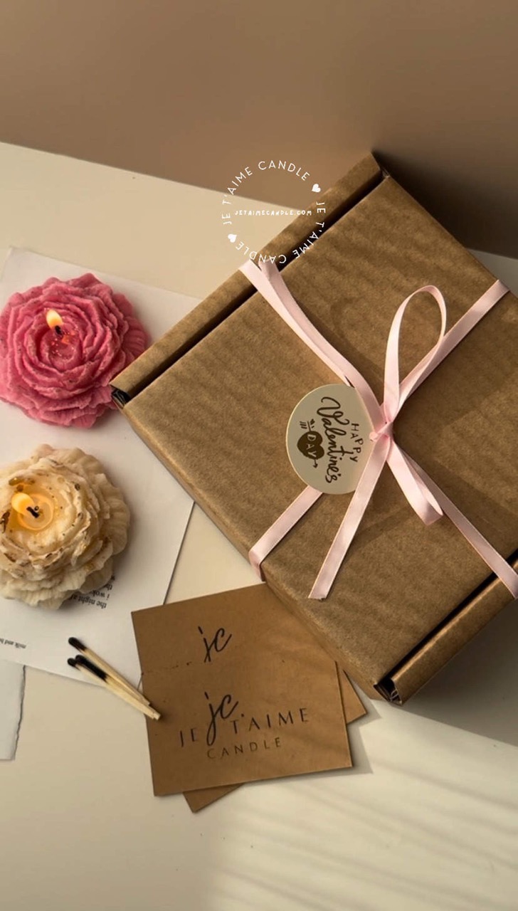 Peony Flower Candle Large - Image 11