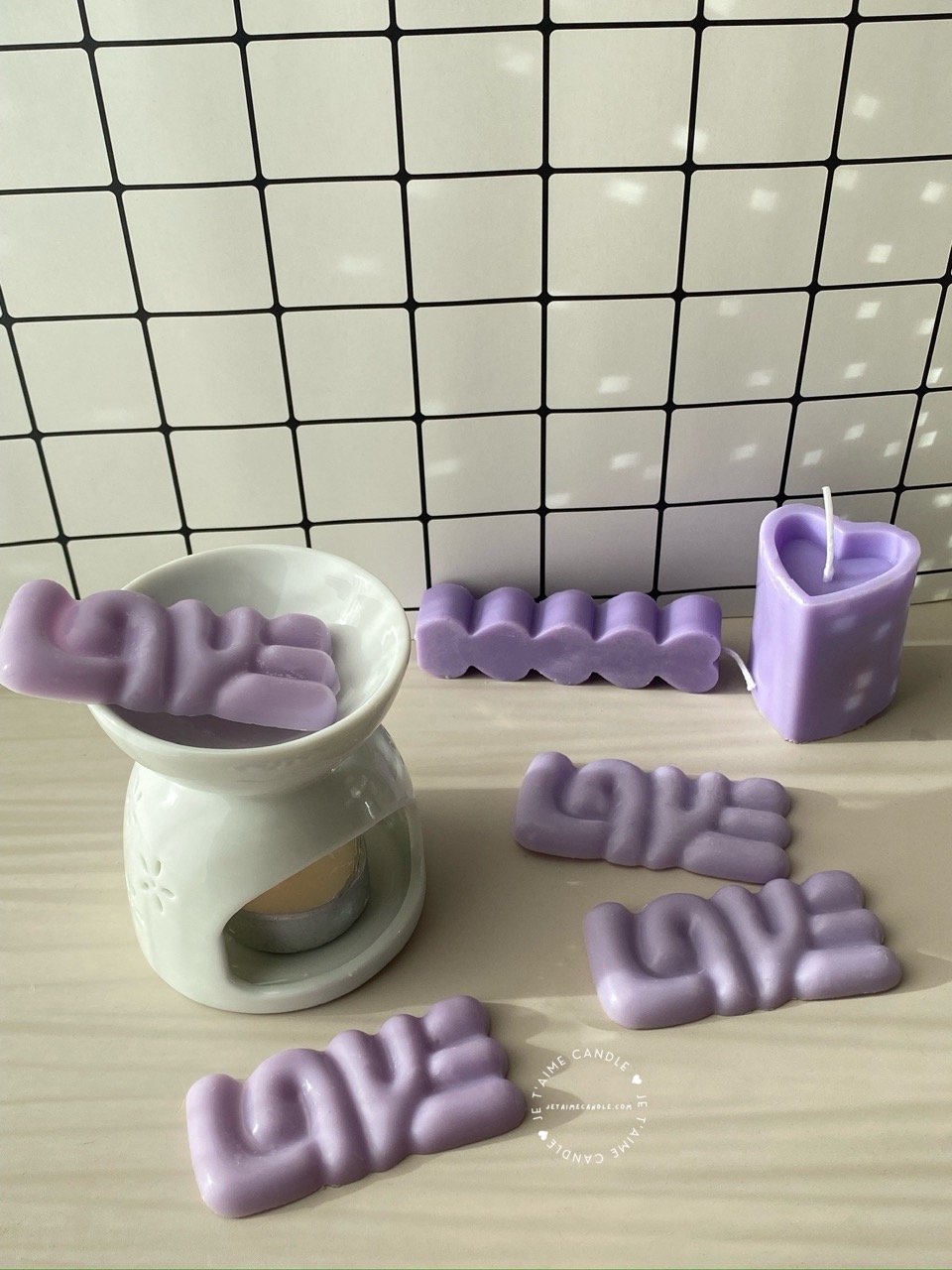 Set of 6 Love Shaped Wax Melts - Image 2