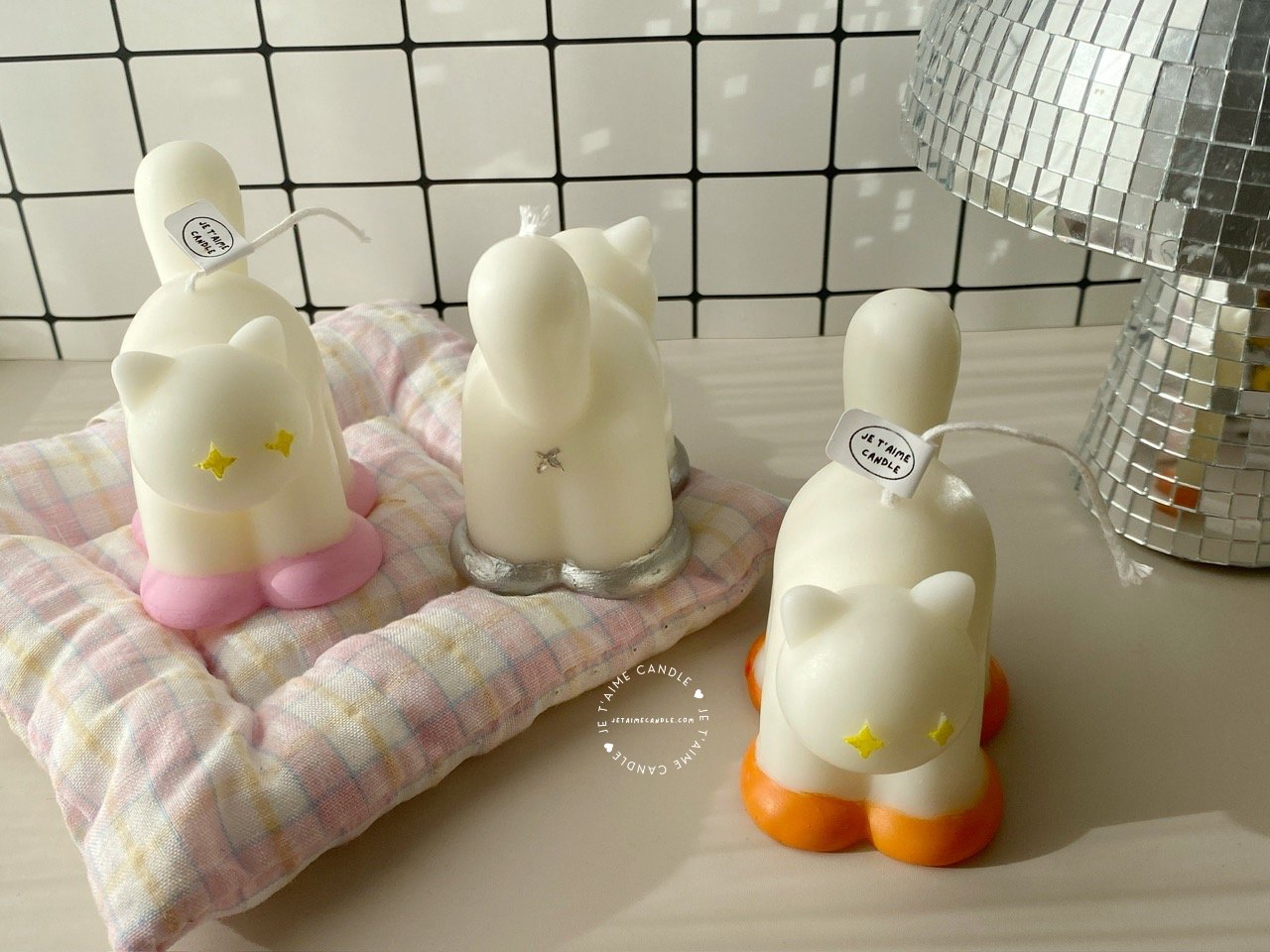 Stars Eyes Cat Candle - Image 5