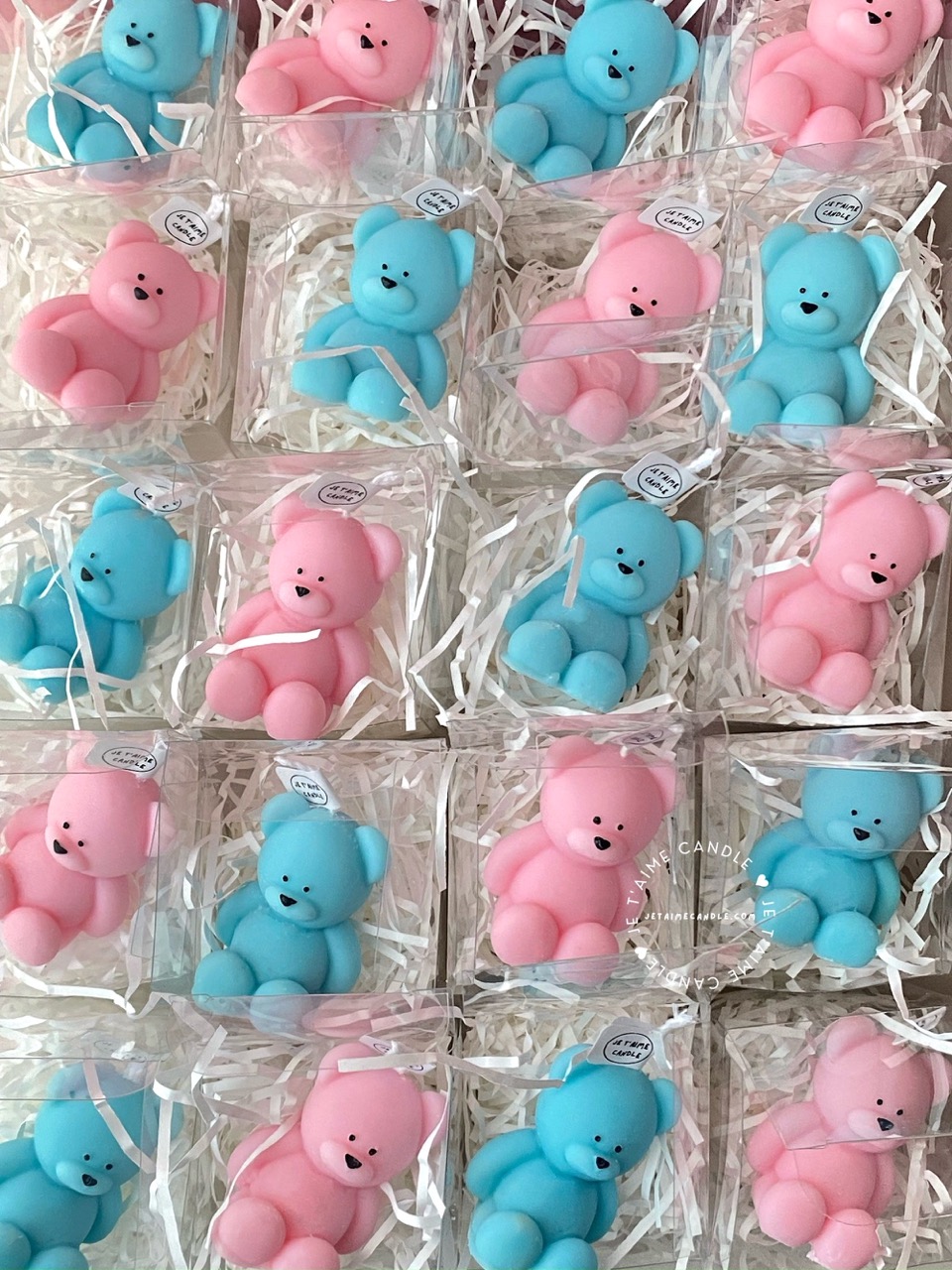 Mini Teddy Bear Candle in Gift Box with Personalized Label and Ribbon – a charming teddy bear-shaped candle, individually packaged with custom label and ribbon. Perfect for baby showers, gender reveals, and newborn celebrations, bringing warmth and a personal touch to any baby-themed event