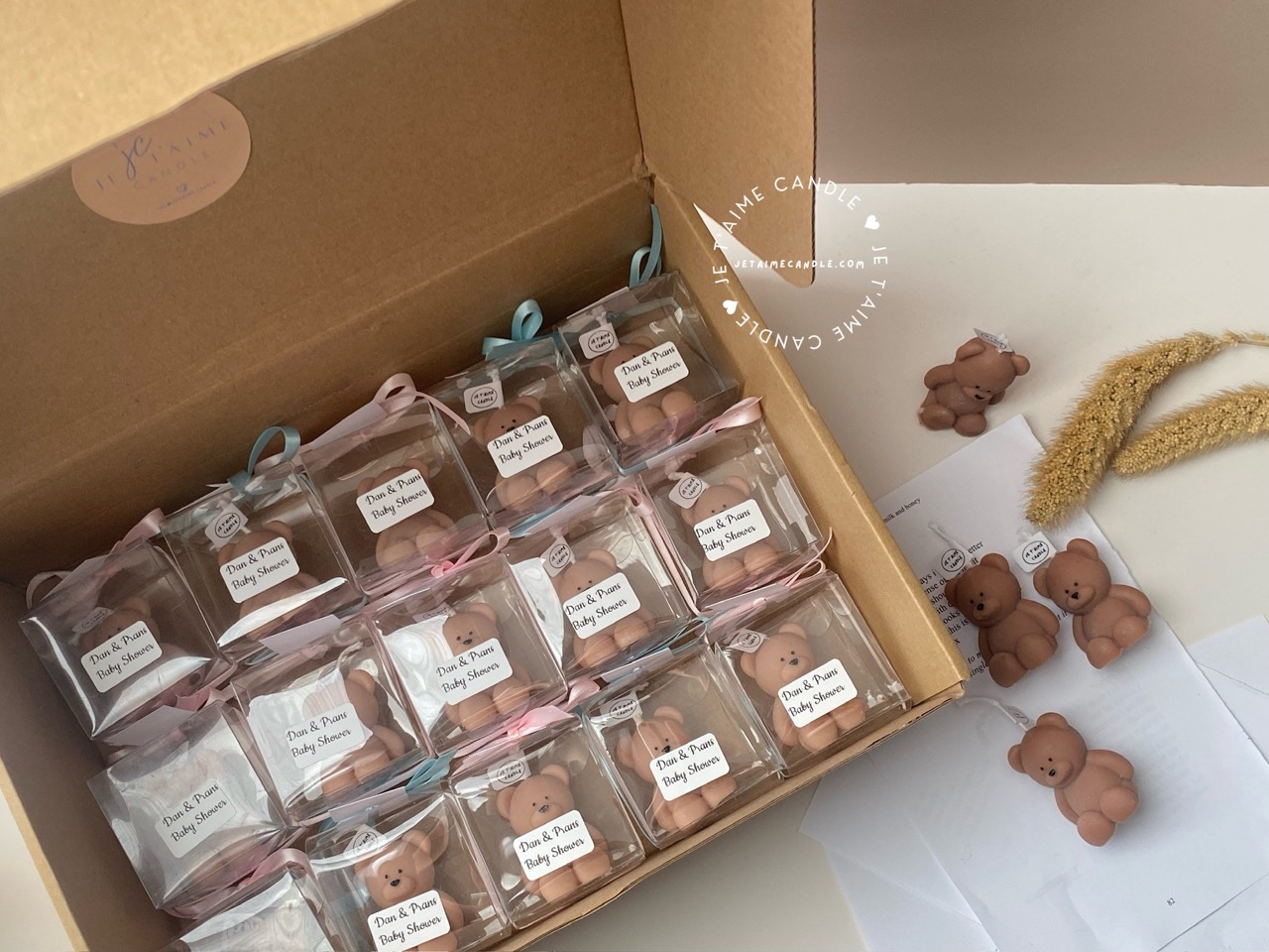 Mini Teddy Bear Candle in Gift Box with Personalized Label and Ribbon – a charming teddy bear-shaped candle, individually packaged with custom label and ribbon. Perfect for baby showers, gender reveals, and newborn celebrations, bringing warmth and a personal touch to any baby-themed event