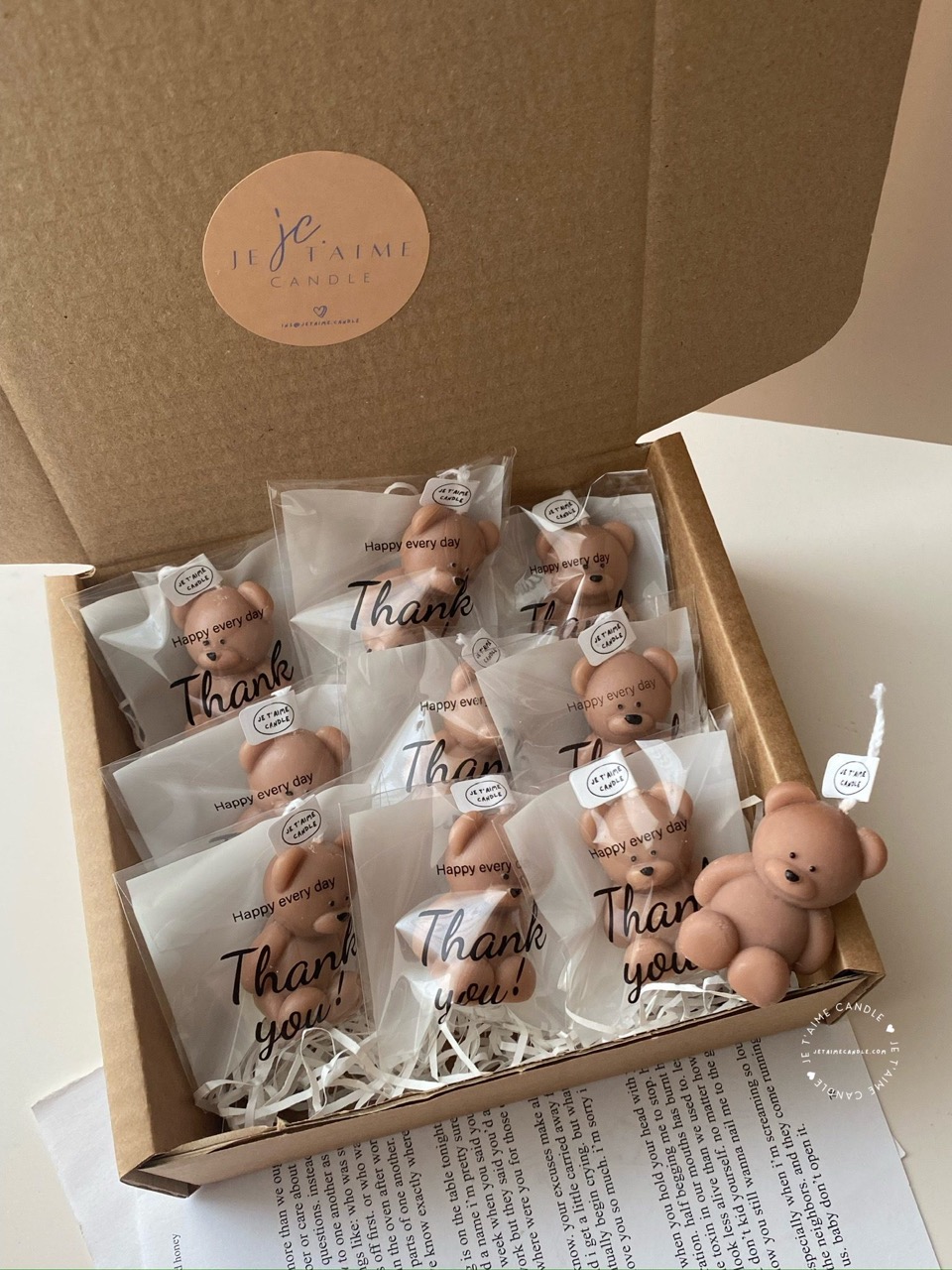Mini Teddy Bear Candle, individually packed – a delightful gift for baby showers, gender reveals, and newborn celebrations. Perfect for adding charm and warmth to any baby-themed event!