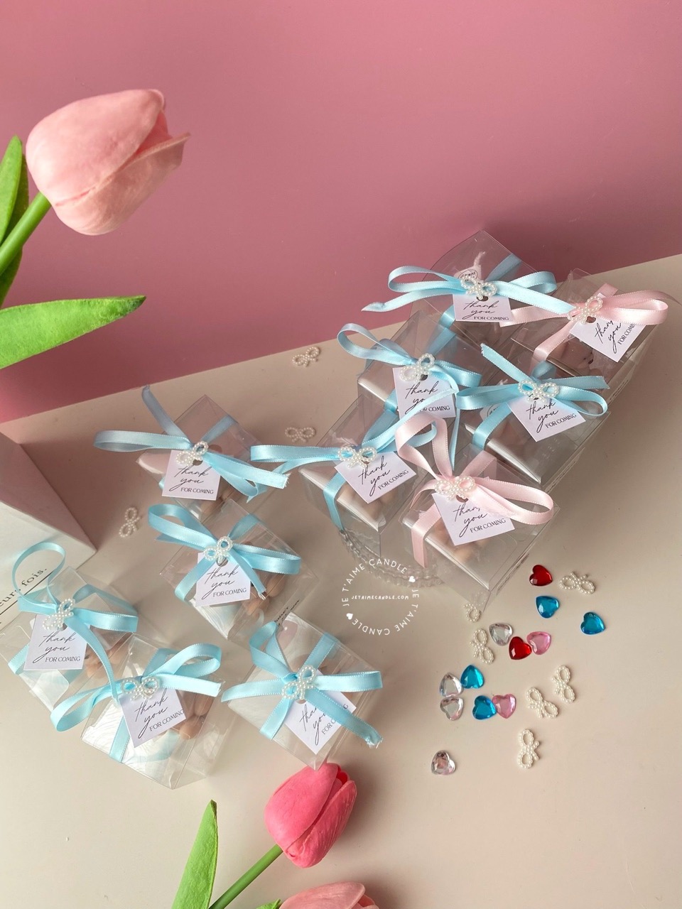 Mini Teddy Bear Candle in Gift Box with Personalized Label and Ribbon – a charming teddy bear-shaped candle, individually packaged with custom label and ribbon. Perfect for baby showers, gender reveals, and newborn celebrations, bringing warmth and a personal touch to any baby-themed event