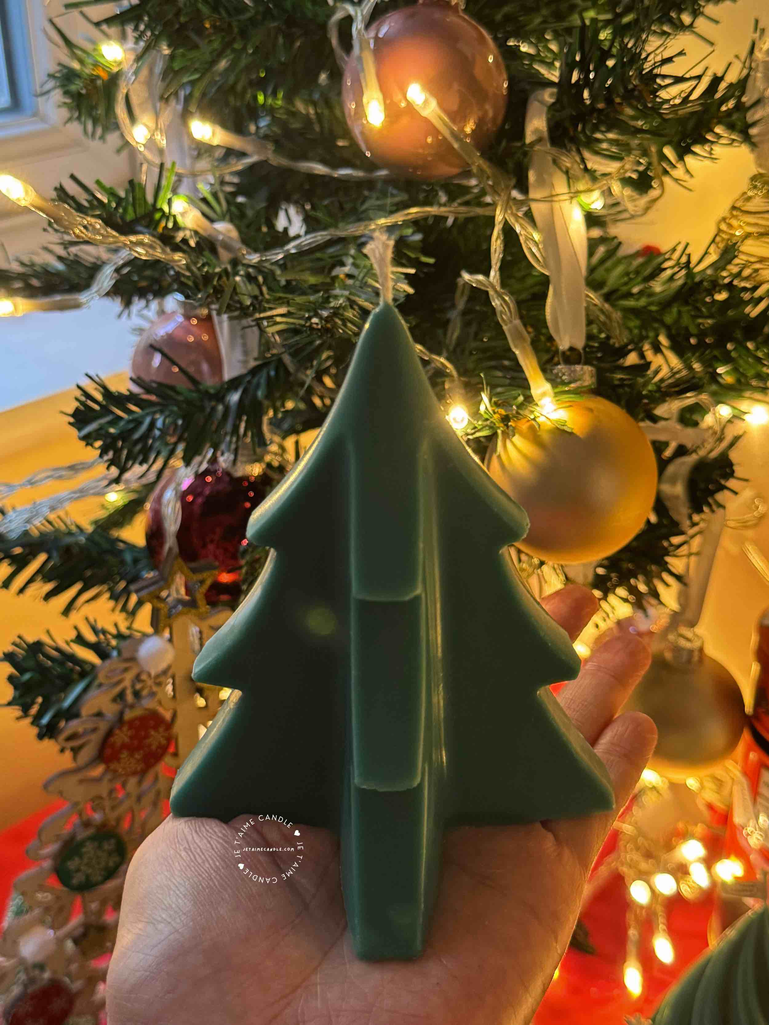 Abstract Christmas Tree Candle - Image 10