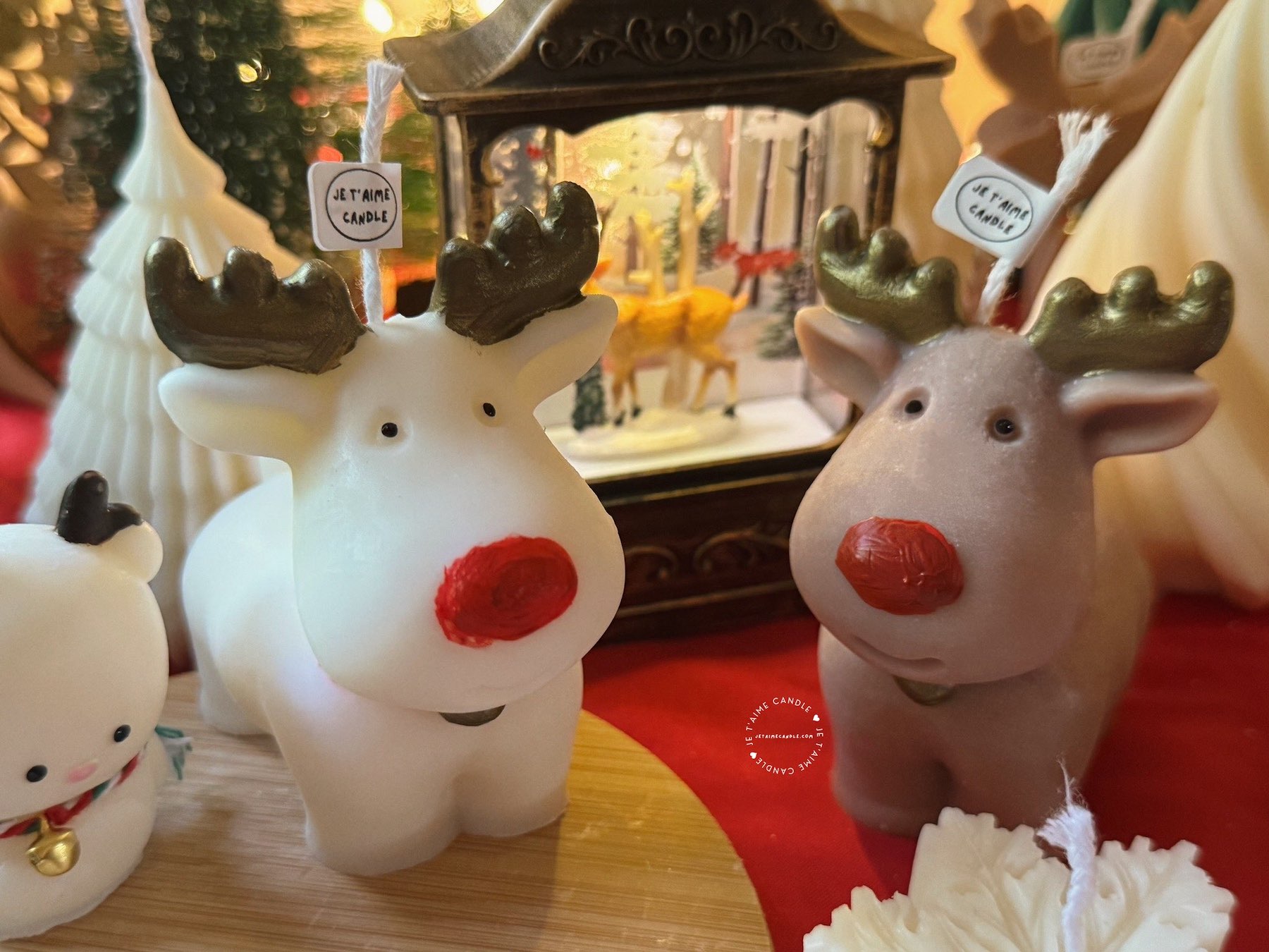 Introducing our adorable Cute Elk Shaped Candle, a perfect touch of charm for your holiday decor that’s bound to bring joy and smiles to your Christmas festivities. This whimsical Christmas Reindeer Candle is more than just a decoration; it’s a delightful and unique gift that spreads holiday cheer. Crafted with care to resemble a lovable reindeer, its detailed design embodies the spirit of the season, making it a heartwarming addition to any festive setting.