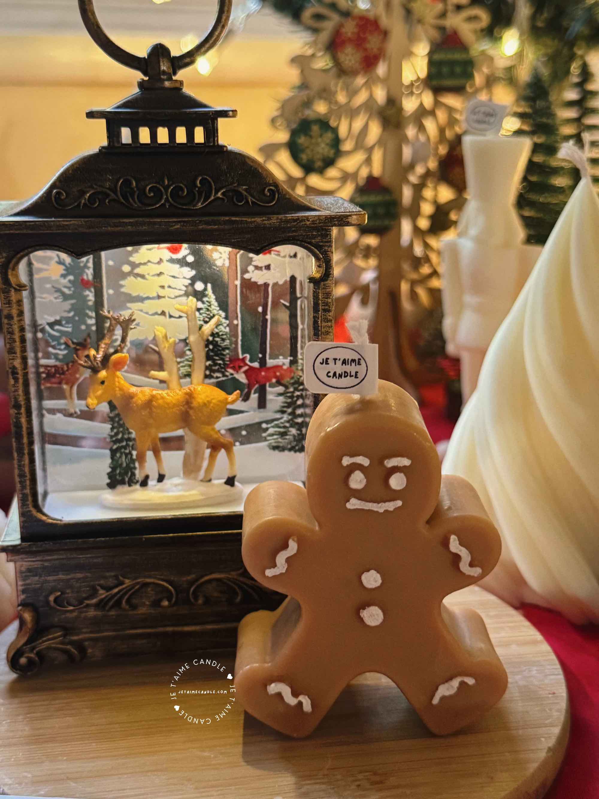 Meet our adorable Gingerbread Man Candle – the perfect touch of festive charm for your holiday season. This delightful candle brings the joy of Christmas to life with its whimsical design, making it an ideal Christmas gift or a stylish addition to your seasonal decor. Shaped like the classic gingerbread cookie, it’s carefully crafted to capture the holiday spirit, adding a cozy and sweet ambiance to any space. Gingerbread Men Candle ⭐︎ Size: 6 x 7.5 cm ⭐︎ Weight: Approximately 60g Light up your home with a touch of holiday magic!