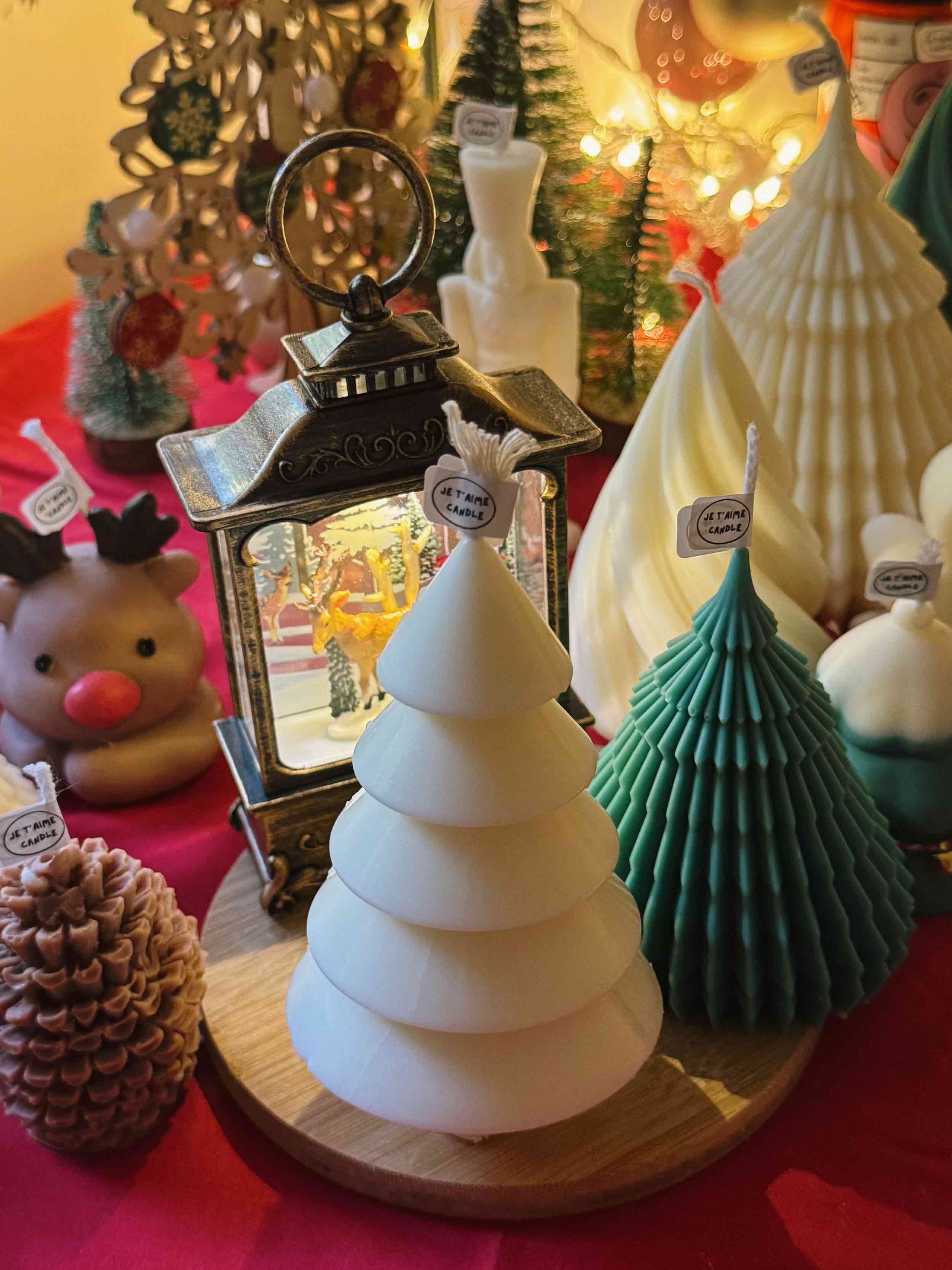 Geometric Christmas Tree Candles made from soft, creamy wax in rich tones, featuring art deco-inspired curves. Perfect for holiday home decor, coffee tables, desks, or patios. They add a warm, elegant touch and can be gifted as a beautiful homemade set.