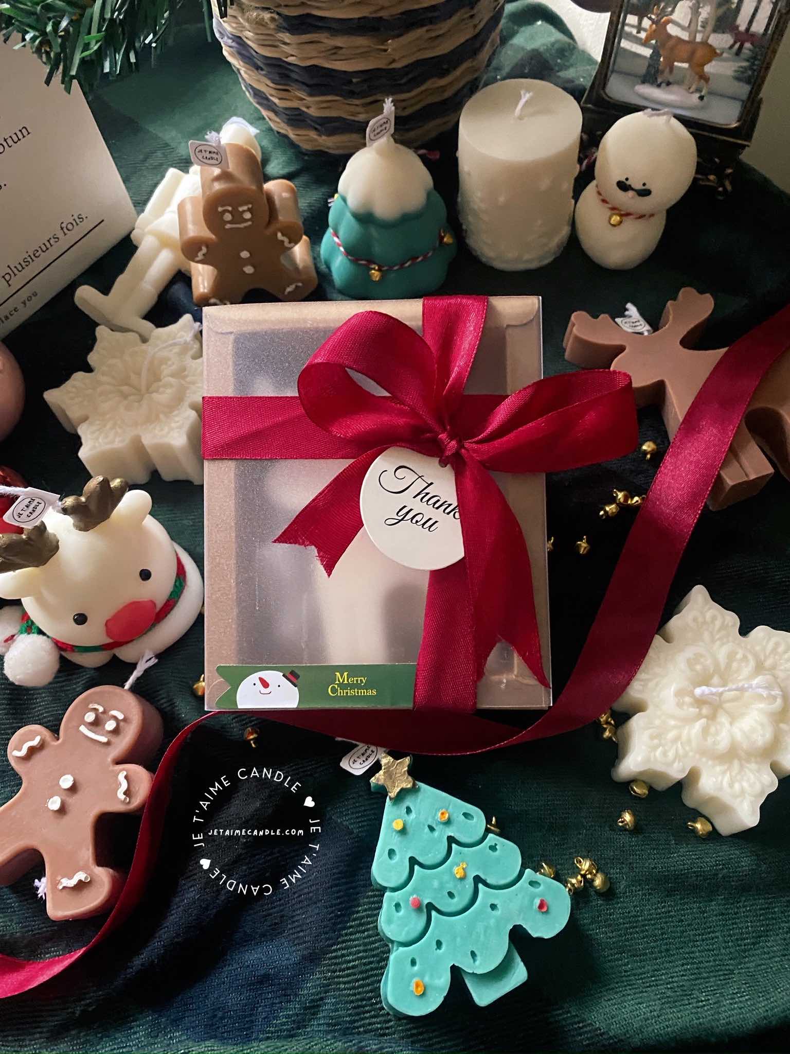Bear Cozy Winter Fireplace Candle Gift Box - Image 5