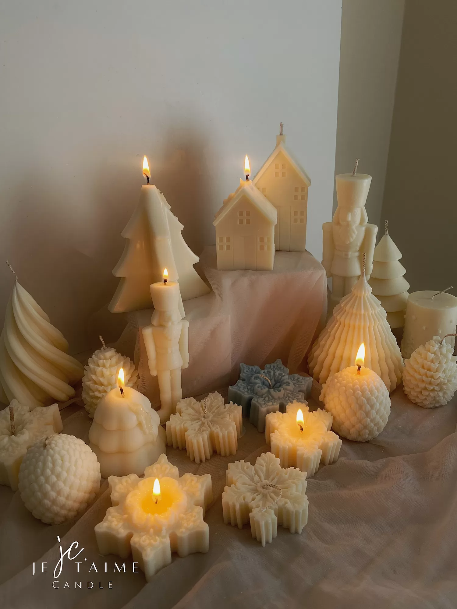 Nutcracker Christmas Candle - Image 11