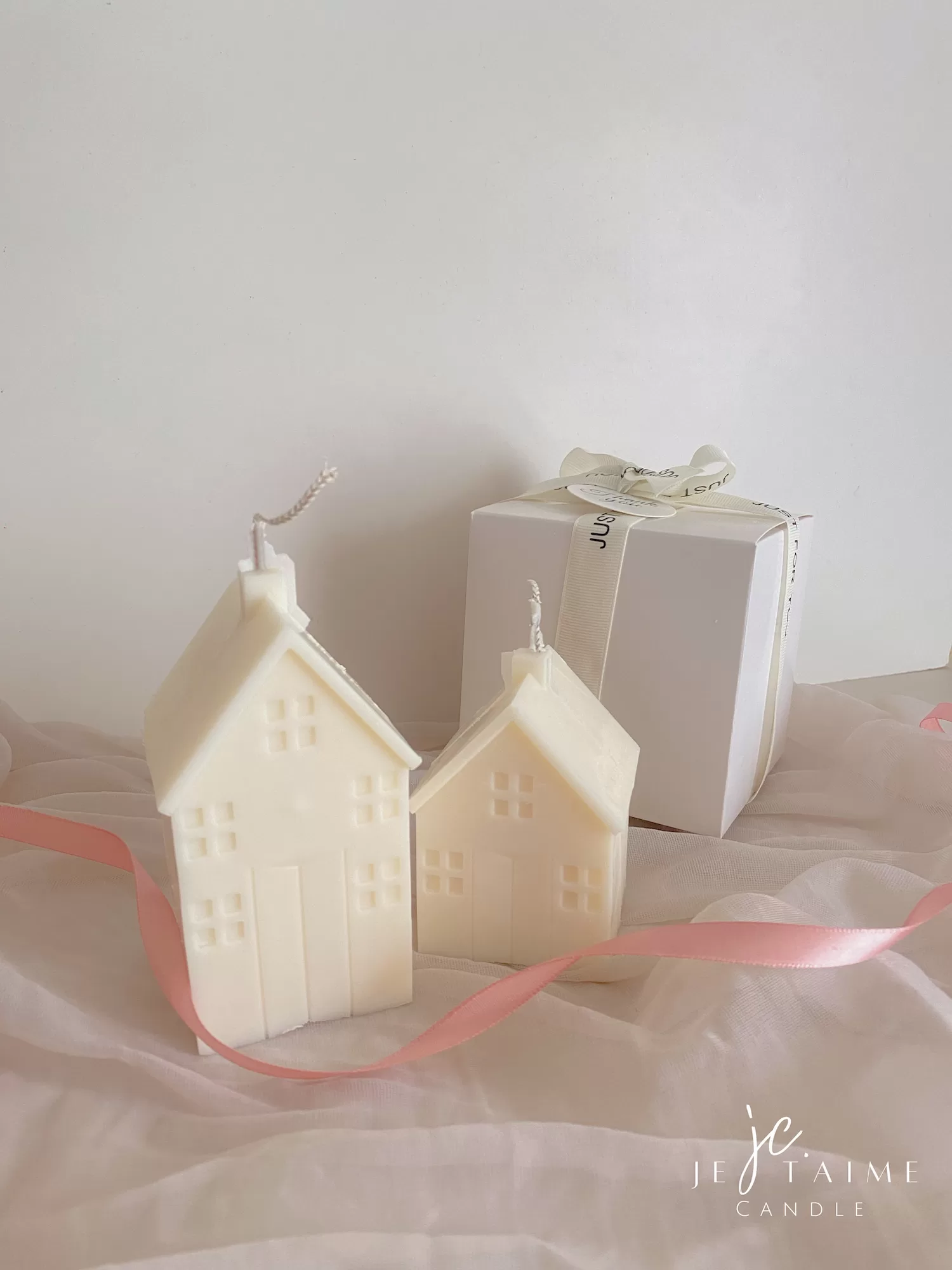 Town House Candle - Image 5
